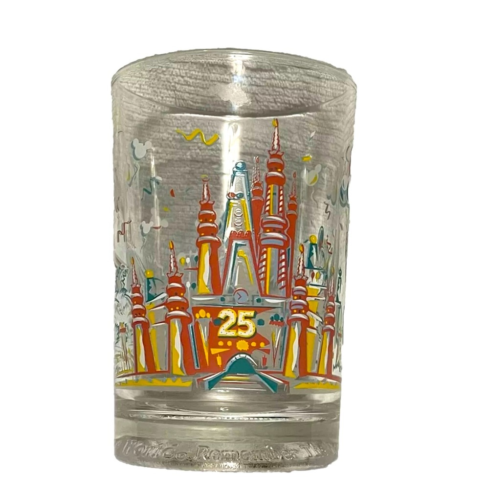 Walt Disney World McDonalds Remember Magic 25th Anniversary Donald Duck glass